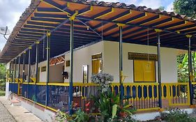 Casa Finca Villa Luz A 800 Mts Del Parque Del Cafe