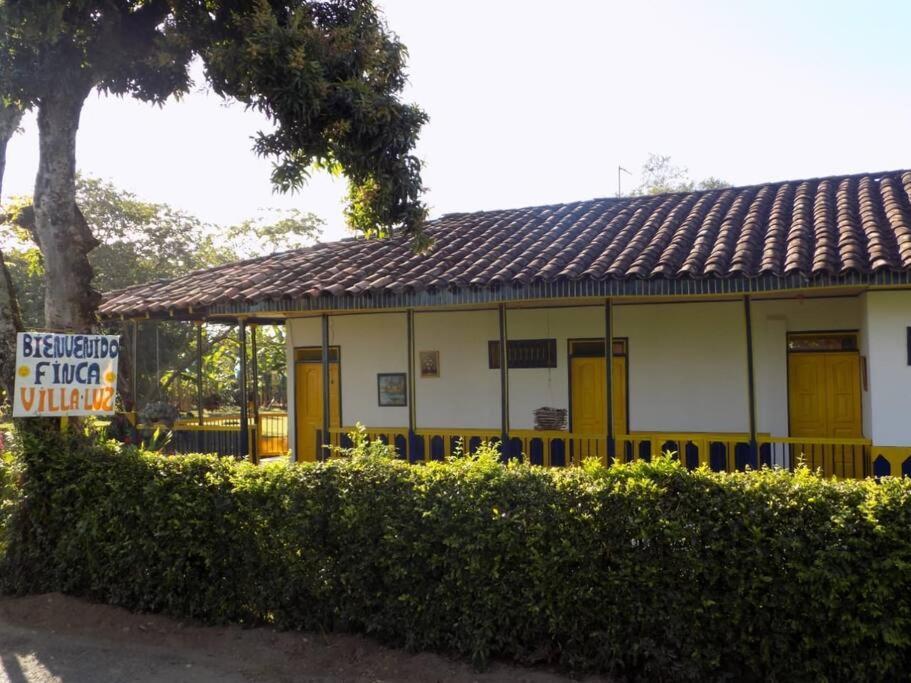Casa Finca Villa Luz A 800 Mts Del Parque Del Cafe Montenegro Exterior photo