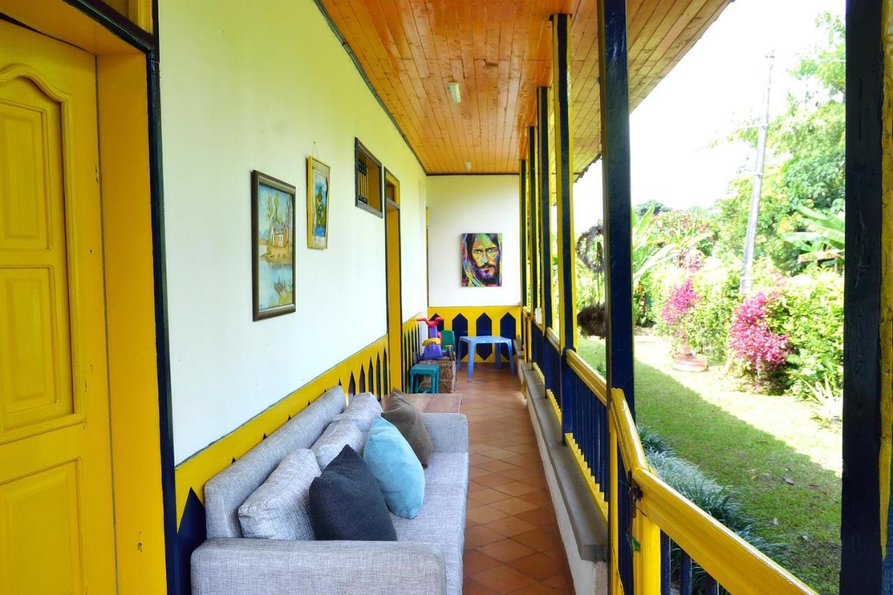 Casa Finca Villa Luz A 800 Mts Del Parque Del Cafe Montenegro Exterior photo