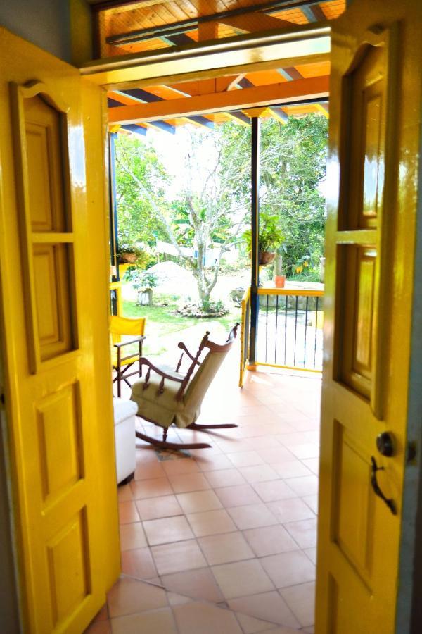 Casa Finca Villa Luz A 800 Mts Del Parque Del Cafe Montenegro Exterior photo